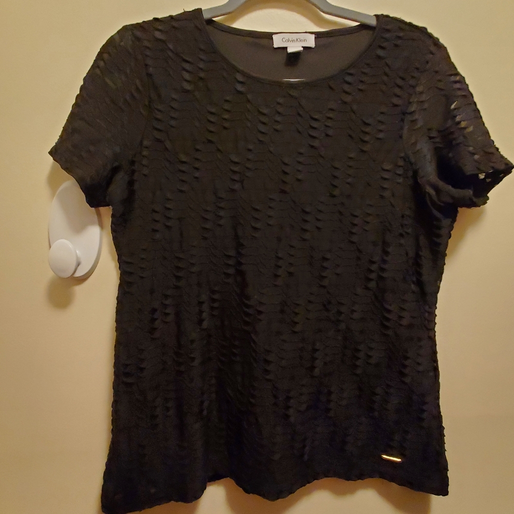 Calvin Klein Black size M Textured Short Sleeve Top